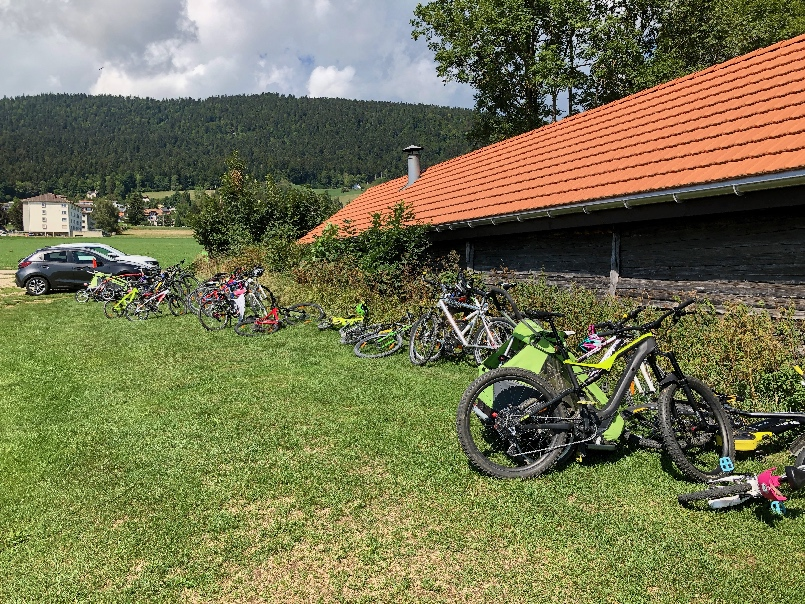 Parking_velo_Geneveys-Coffrane-1.jpeg